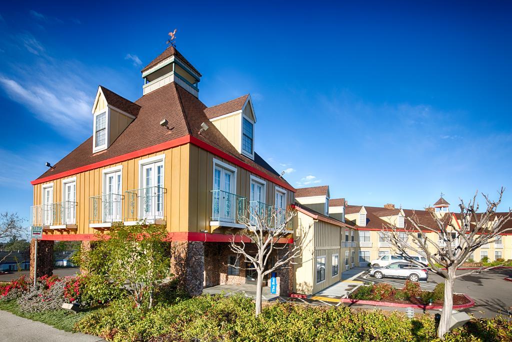 Red Lion Inn & Suites Auburn Exteriör bild