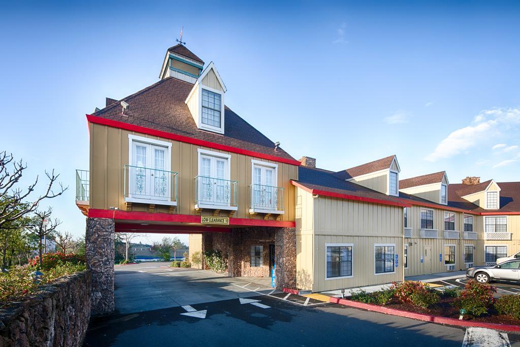 Red Lion Inn & Suites Auburn Exteriör bild