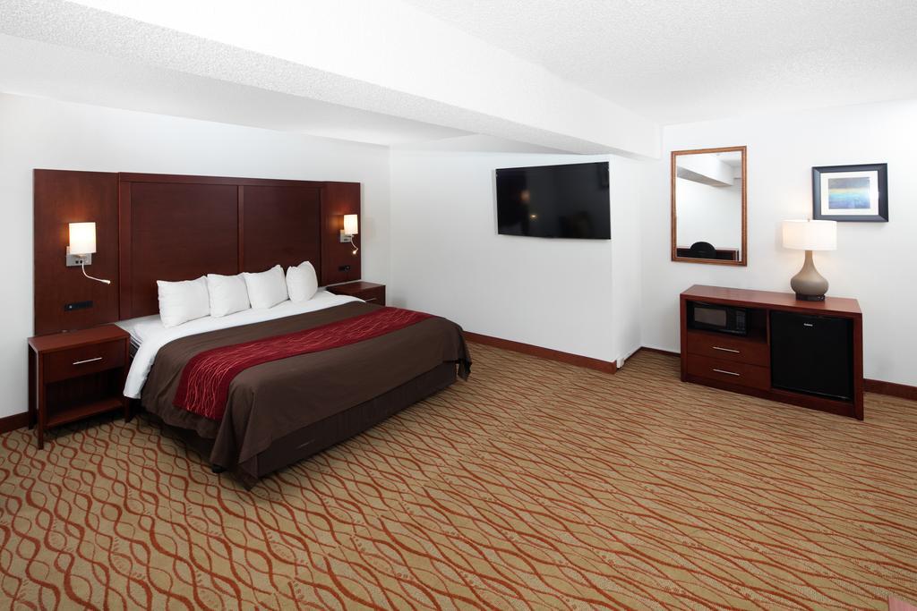 Red Lion Inn & Suites Auburn Exteriör bild